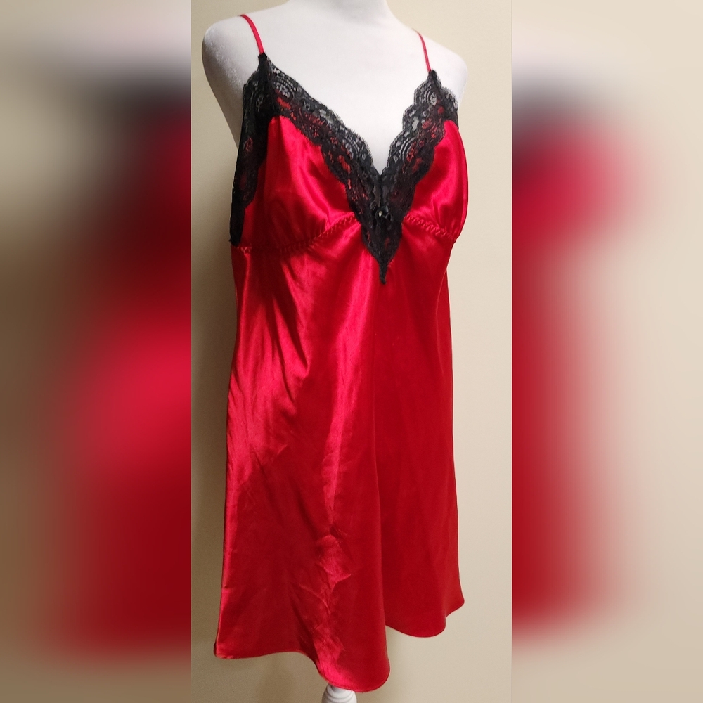 APT 9 Satin Nightgown Red With Black Lace Chemise Size XL Barbiecore Sexy